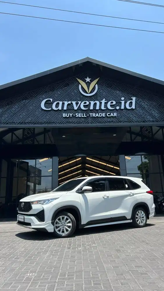 Innova Zenix V Hybrid Modelista Captain Seat 2023 Panoramic Sunroof