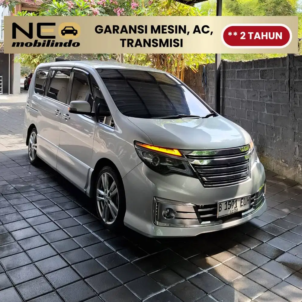 NISSAN SERENA 2.0 HIGHWAY STAR BENSIN AT 2013 SILVER