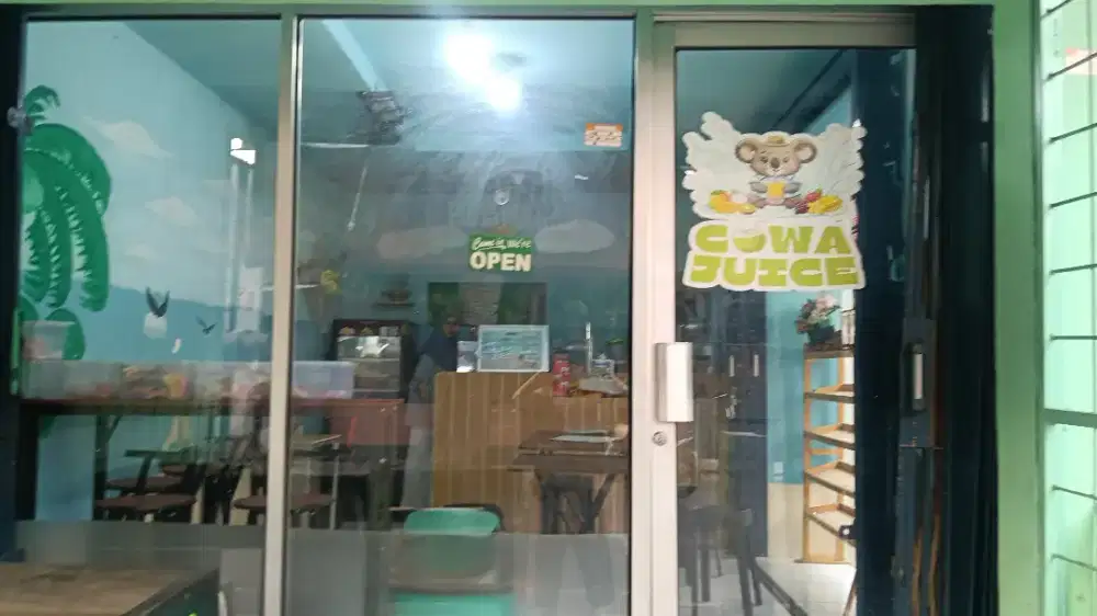 PINTU KACA UNTUK USAHA Panjang 4, tinggi 2 meter