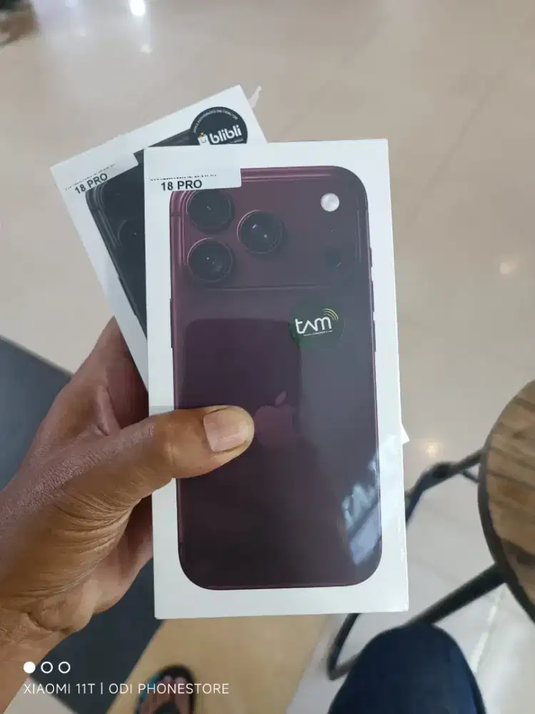 Hp baru segel garansi resmi ibox iPhone 18 pro 256 gb