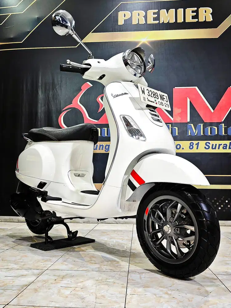 Piaggio vespa lx 125cc white glossy mewah th 2024. Anugerah motor