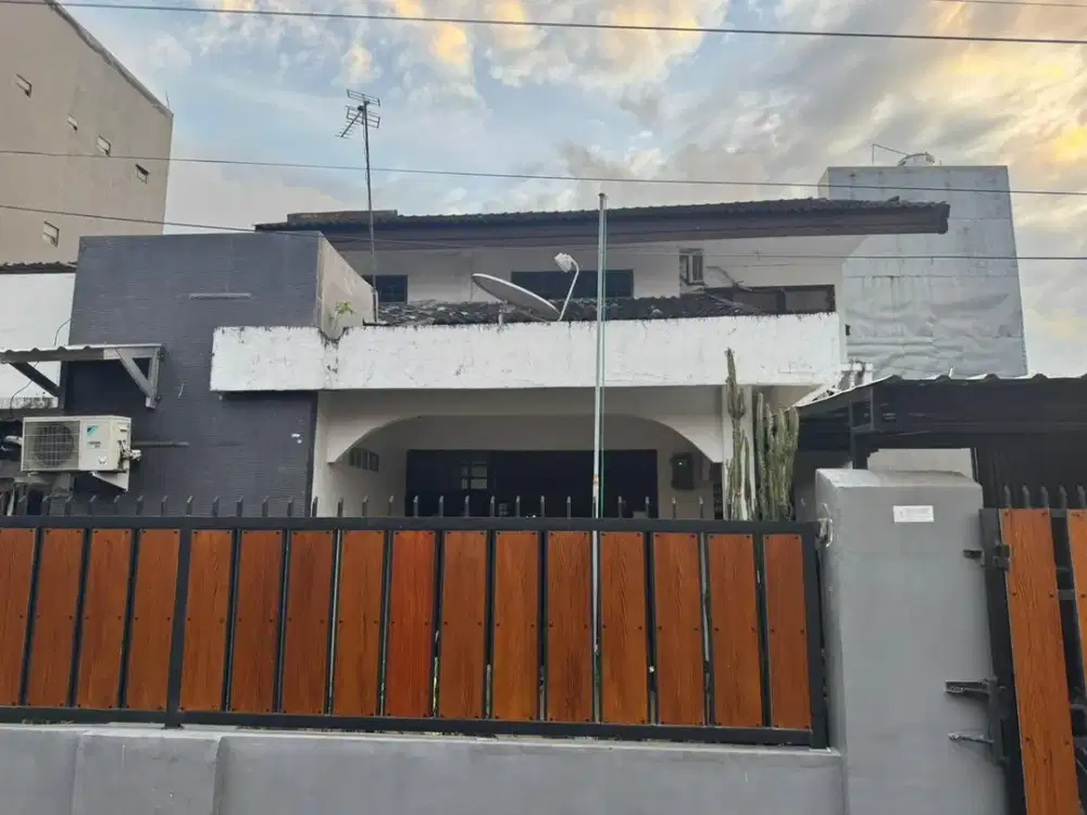 Dijual Rumah 2 Lantai di Jalan Badak - Makassar