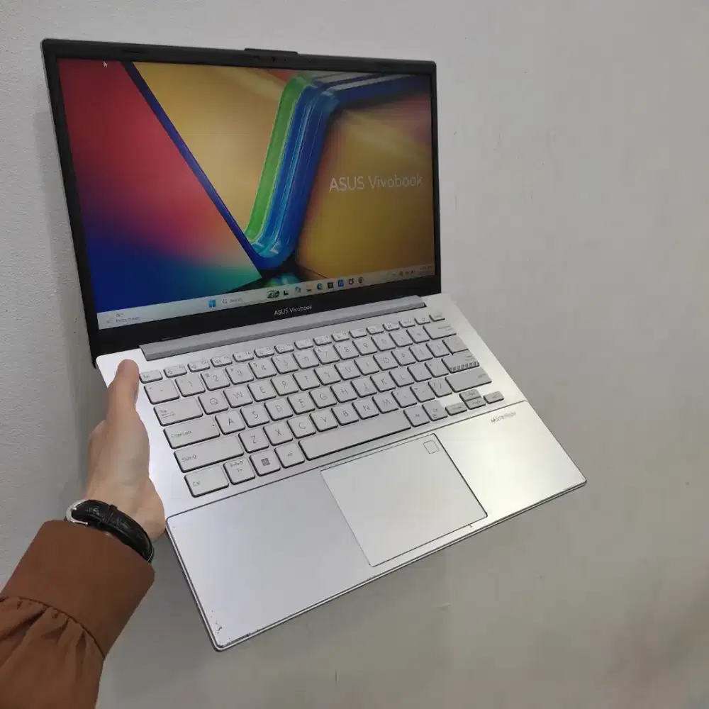 ASUS Vivobook Go E1404FA AMD Ryzen 3 7320U RAM 8 GB SSD 512 GB