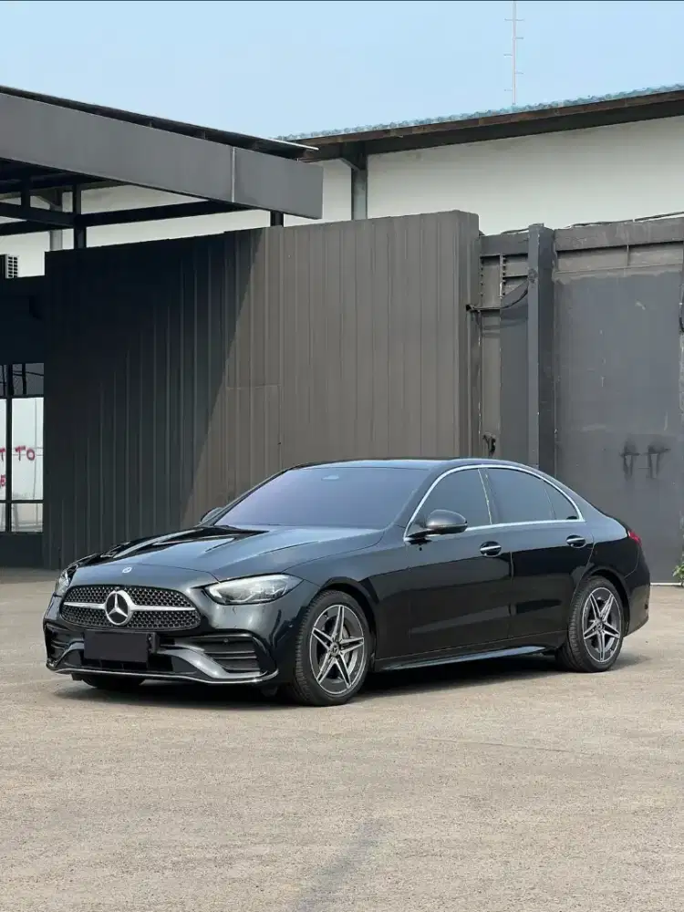 Mercedes benz C300 AMG W206 NIK 2022 Km 18rb Black Perfect Condition