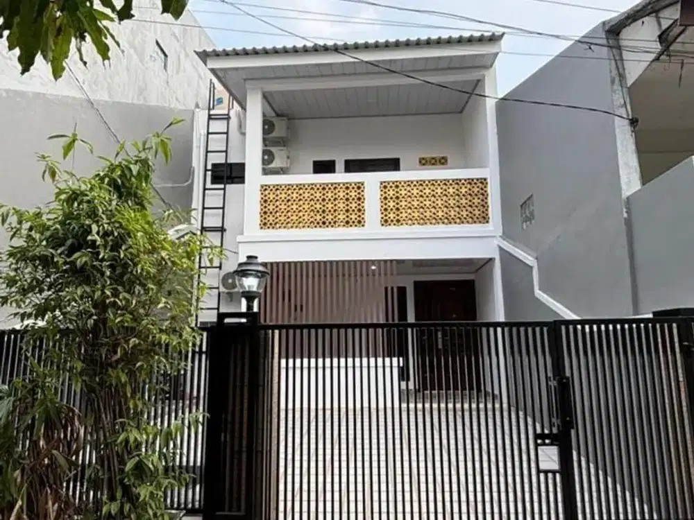 DIJUAL RUMAH 2 LANTAI MINIMALIS DEKAT STASIUN DI DUTA KRANJI BEKASI BARAT