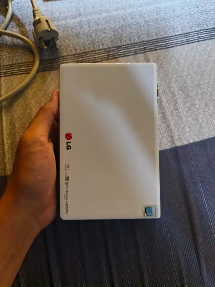 PROYEKTOR MINI LG PB62G