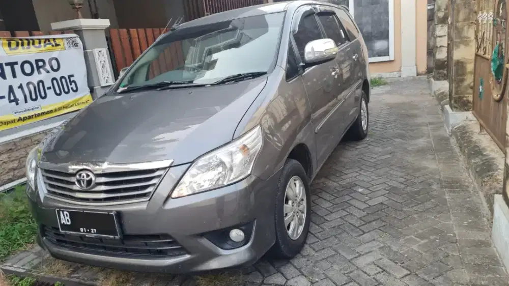 Kijang Innova 2012