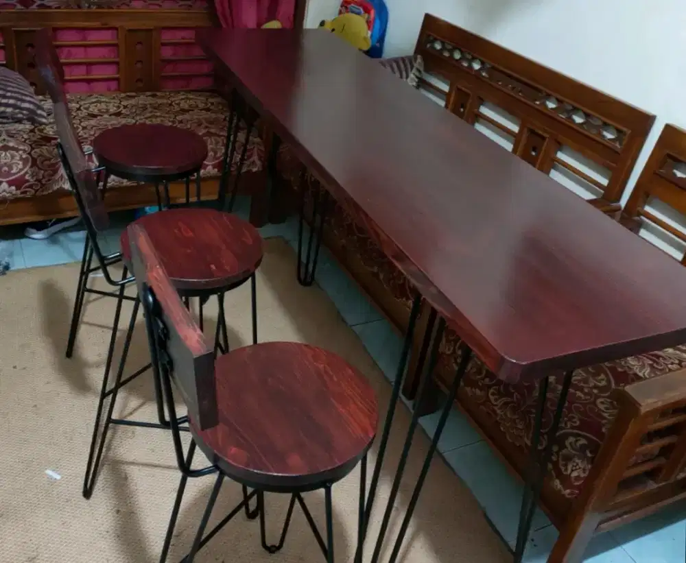 Meja bar dan kursi 1 set mulus
