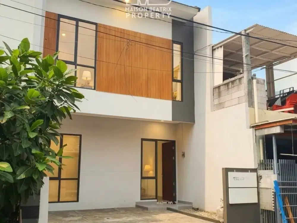 DIJUAL CEPAT RUMAH CANTIK 2 LT SIAP HUNI SANGAT STRATEGIS DEKAT DENGAN KANTOR PEMERINTAHAN