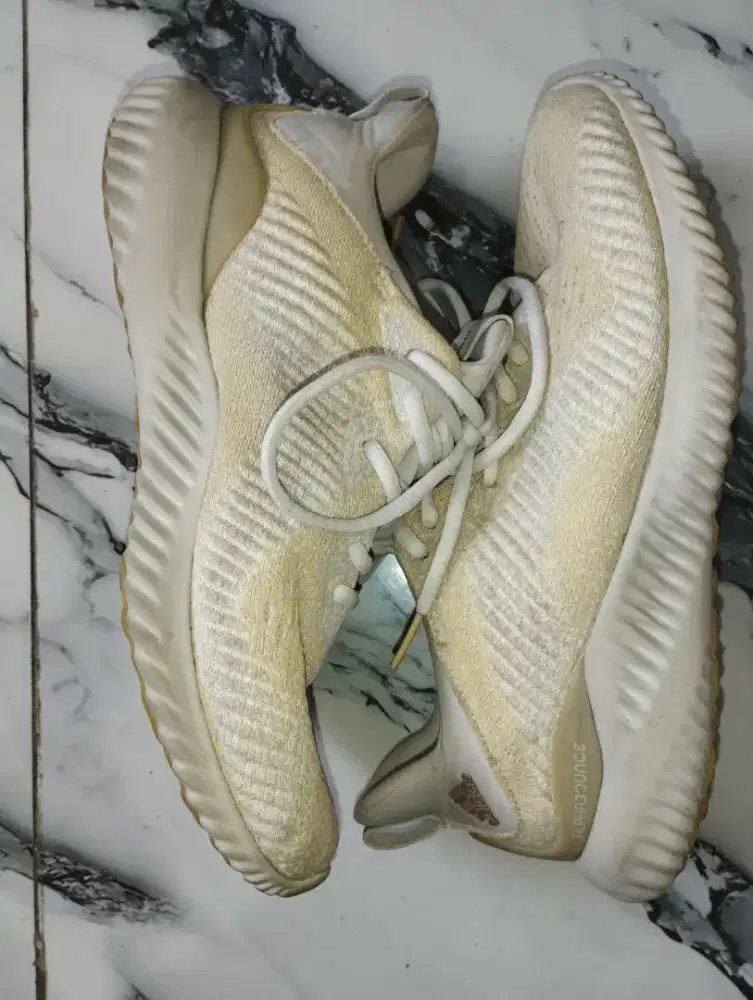 Sepatu Adidas Alpha bounce running