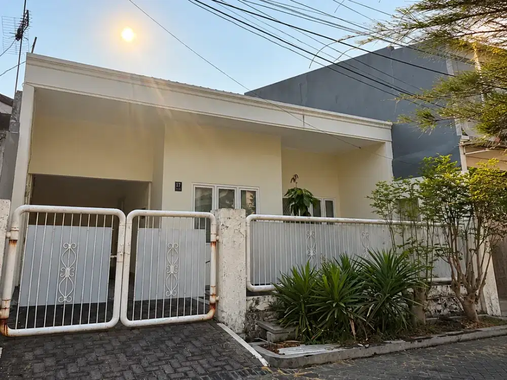 Disewakan! Nego sampai deal! Rumah Nyaman di Wisma Permai!