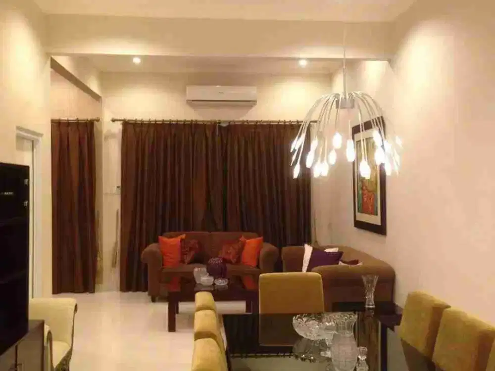 DIJUAL RUMAH PINGGIR JALAN  BERADA DI KOMERSIL AREA CIKAJANG, SENOPATI  KEBAYORAN BARU JAKARTA SELATAN 
SHM