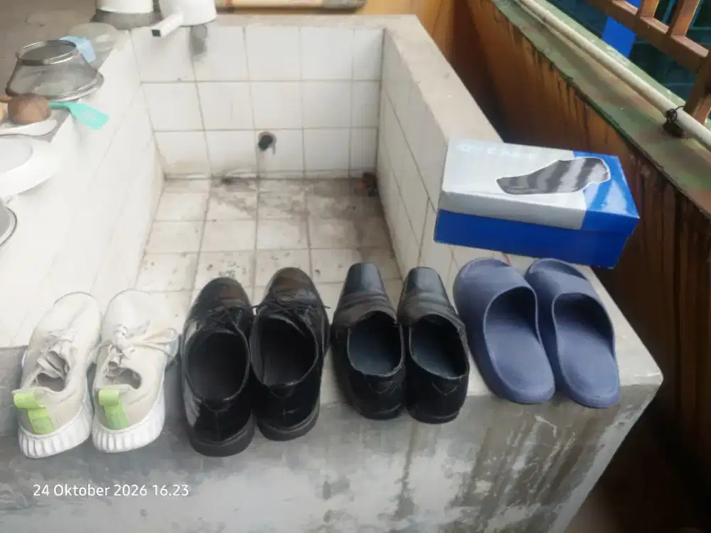 Sepatu dan sandal