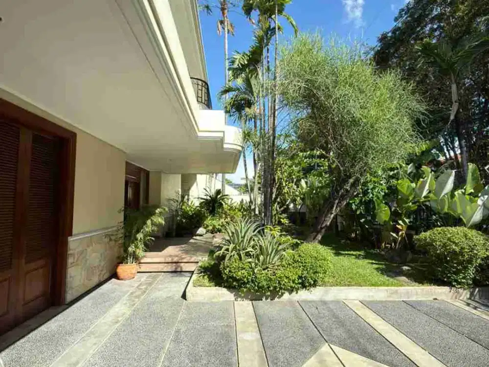 RUMAH MEWAH RAYA SATELIT BARAT Jalan Kembar FURNISHED, MARMER