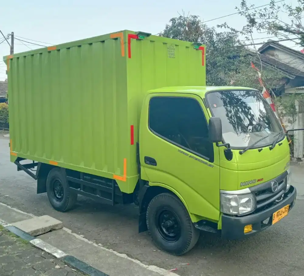 GANTENG ! HINO DUTRO 110 SD 2013 ENGKEL BOX BESI JUMBO