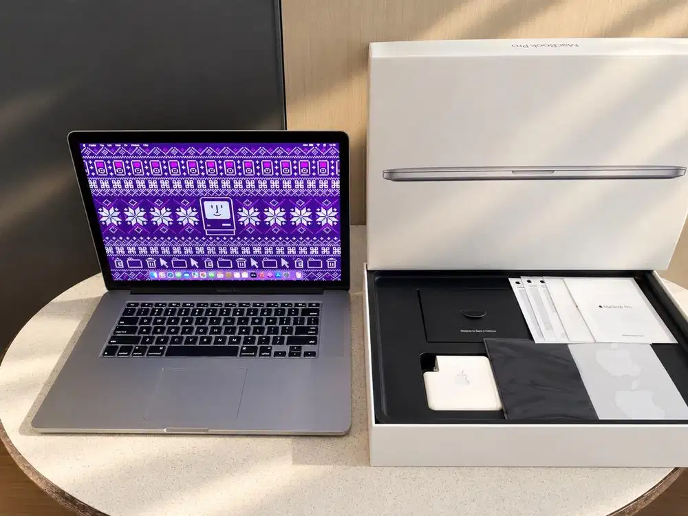 Macbook Pro 15 ibox CTO i7 16/256GB Fullset Spek Bringas Maksimal