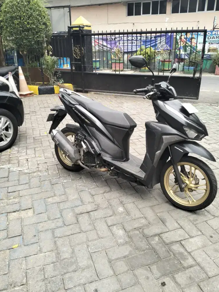 DIJUAL MOTOR HONDA VARIO150 TAHUN 2020