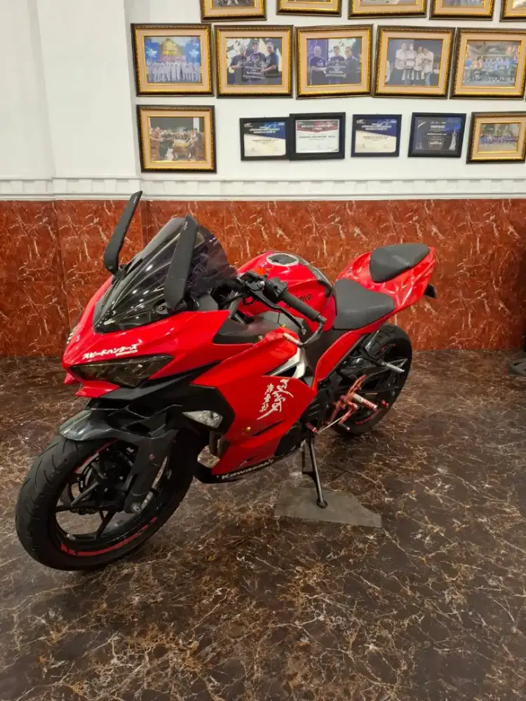 DIJUAL CEPET LG BU NINJA 250 FI 2018 SURAT LENGKP PJK HIDUP MESJN ADEM