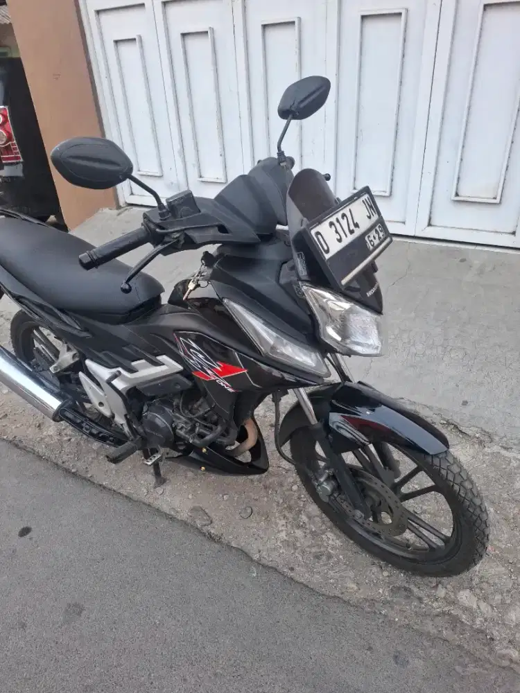 Honda CS One plat D