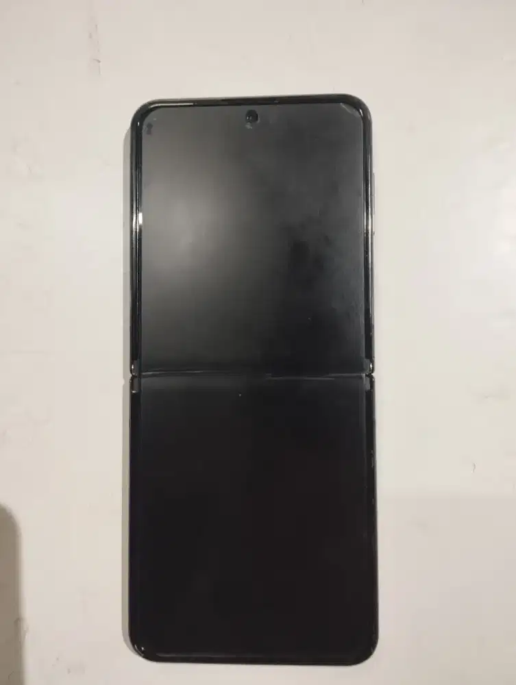 Di jual hp samsung z flip 4 second