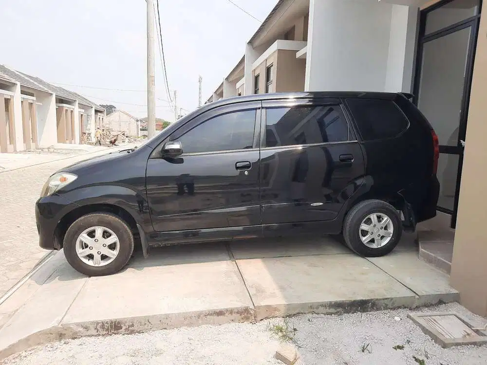 Daihatsu Xenia 2010 Bensin