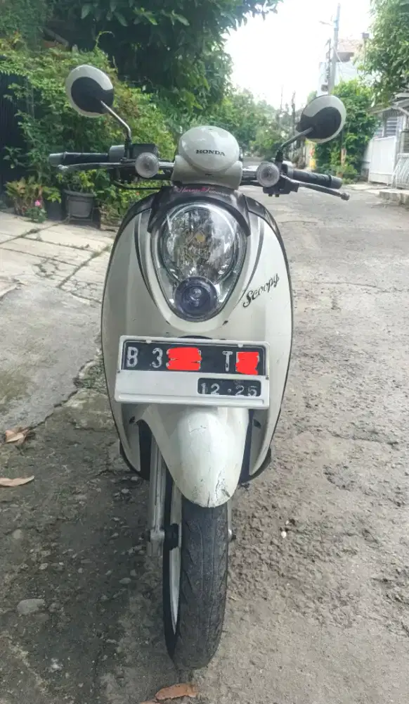 Scoopy karburator 2010 warna putih