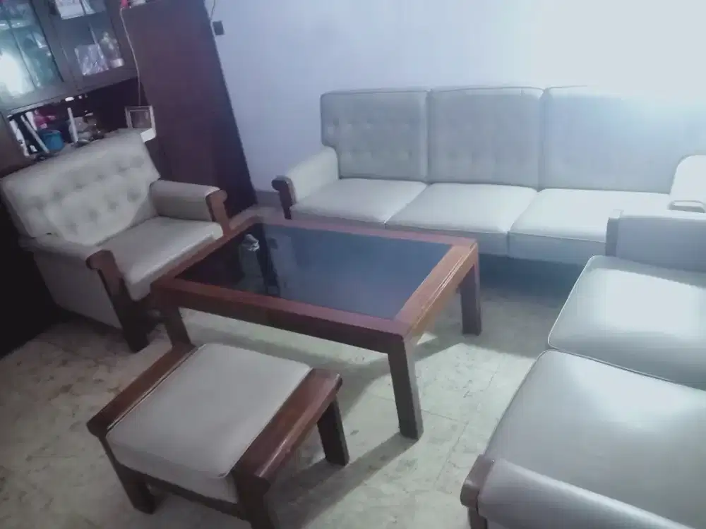 Sofa tamu bahan kayu jati