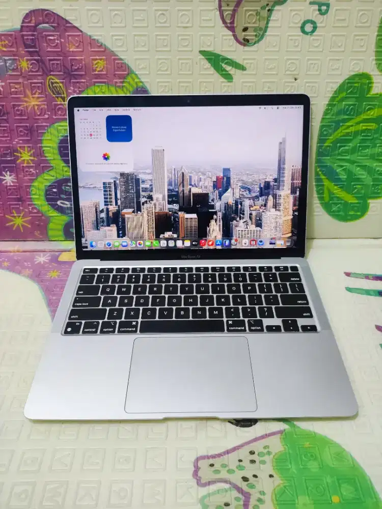 MacBook Air M1 Retina 13 in 2020(ibox) Chip Apple M1 
Ram 8GB
/ 256GB
