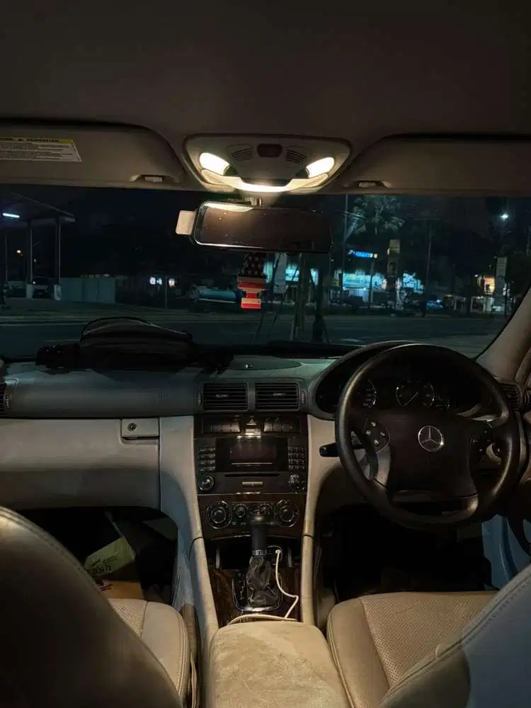 Mercedes-Benz C240 2005 Bensin