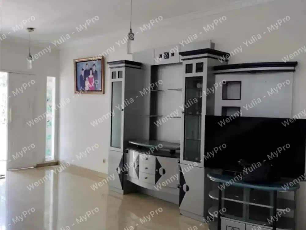 Dijual Rumah Luas Full Furnished di Taman Palem Lestari bebas banjir