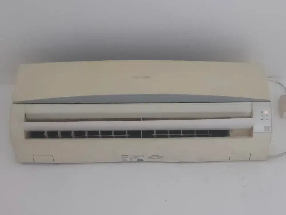 AC merk Sharp 1/2 PK Dingin, Jual Cepat