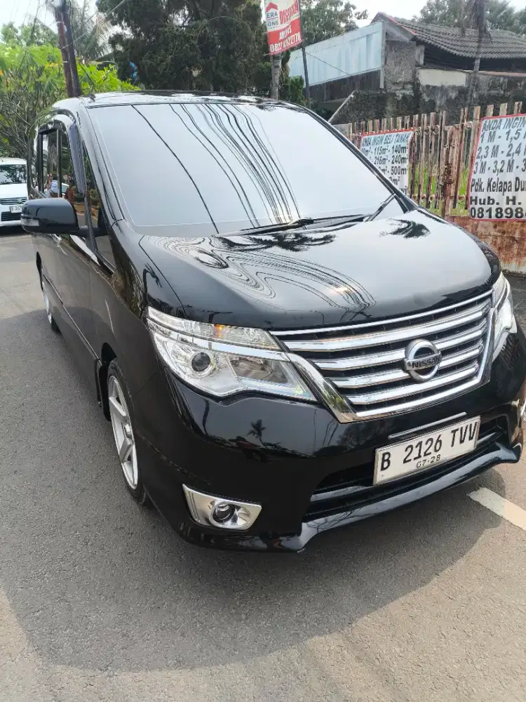 (Cash Termurah) All New Serena Facelift 2015 Km rendah Perorangan