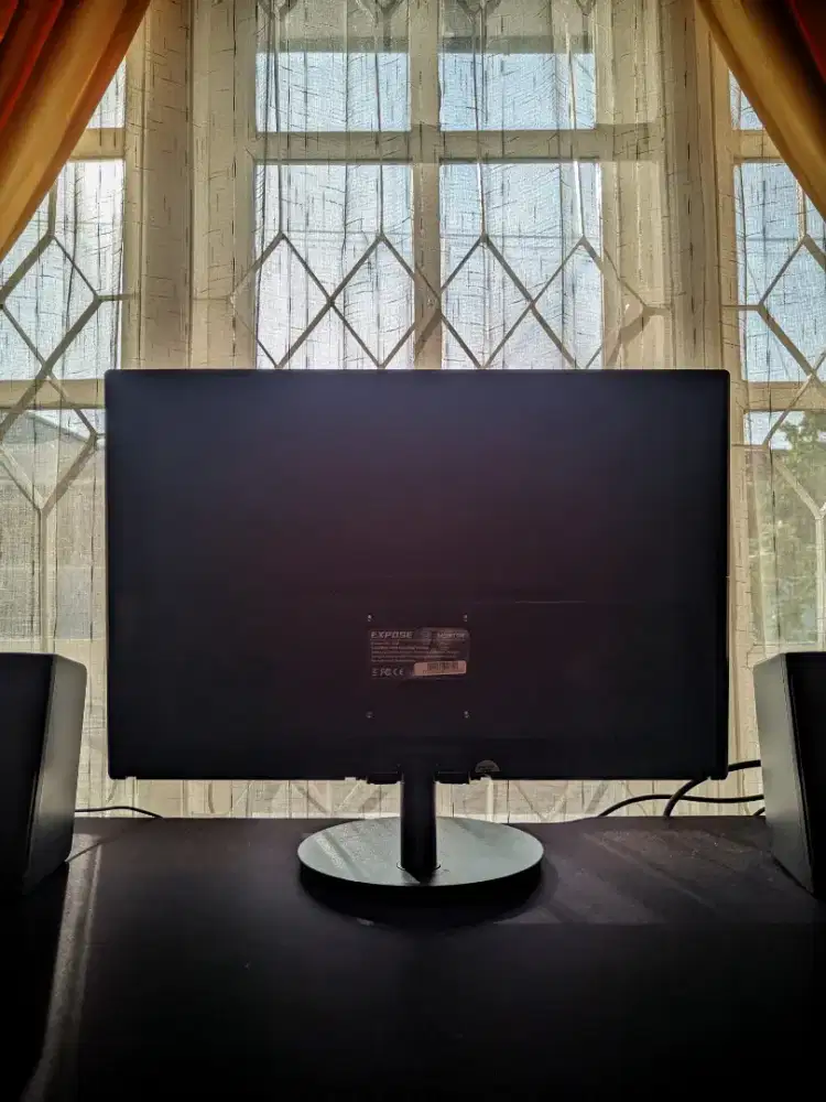 pc monitor murah meriah 24in fullhd