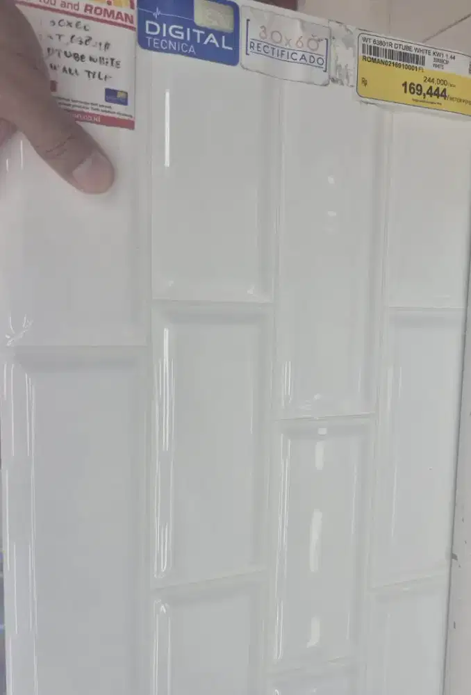 DIJUAL 2 dus keramik roman uk 30x60 dan 2 dus granit roman uk 60x60