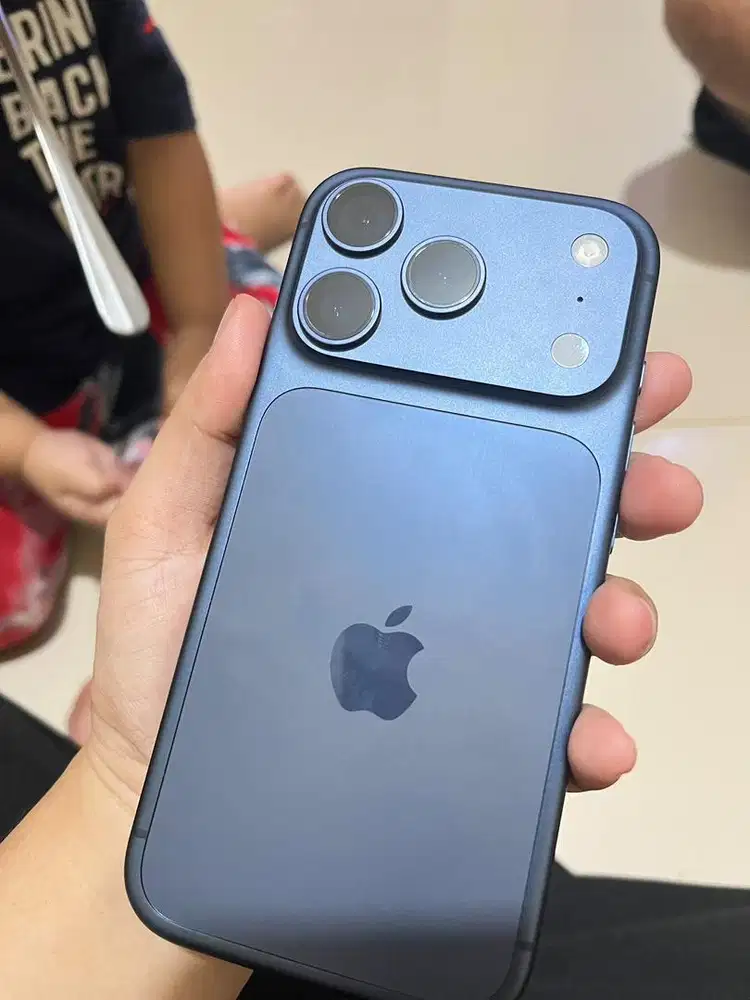 iPhone 17 Pro Deep Blue 256gb