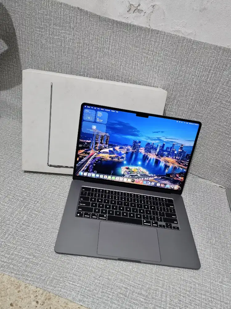 MacBook Air Retina M3 15-in 2024 Fullset(ibox)Chip Apple M3
Ram8/256GB