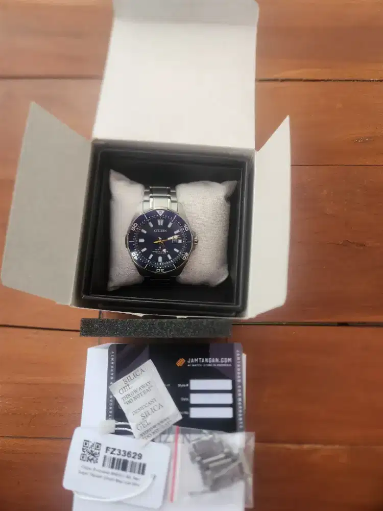 Citizen promaster ecodrive super titanium dial biru