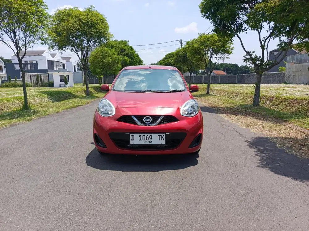 Nissan March at matic 2015 Dp 3 juta
