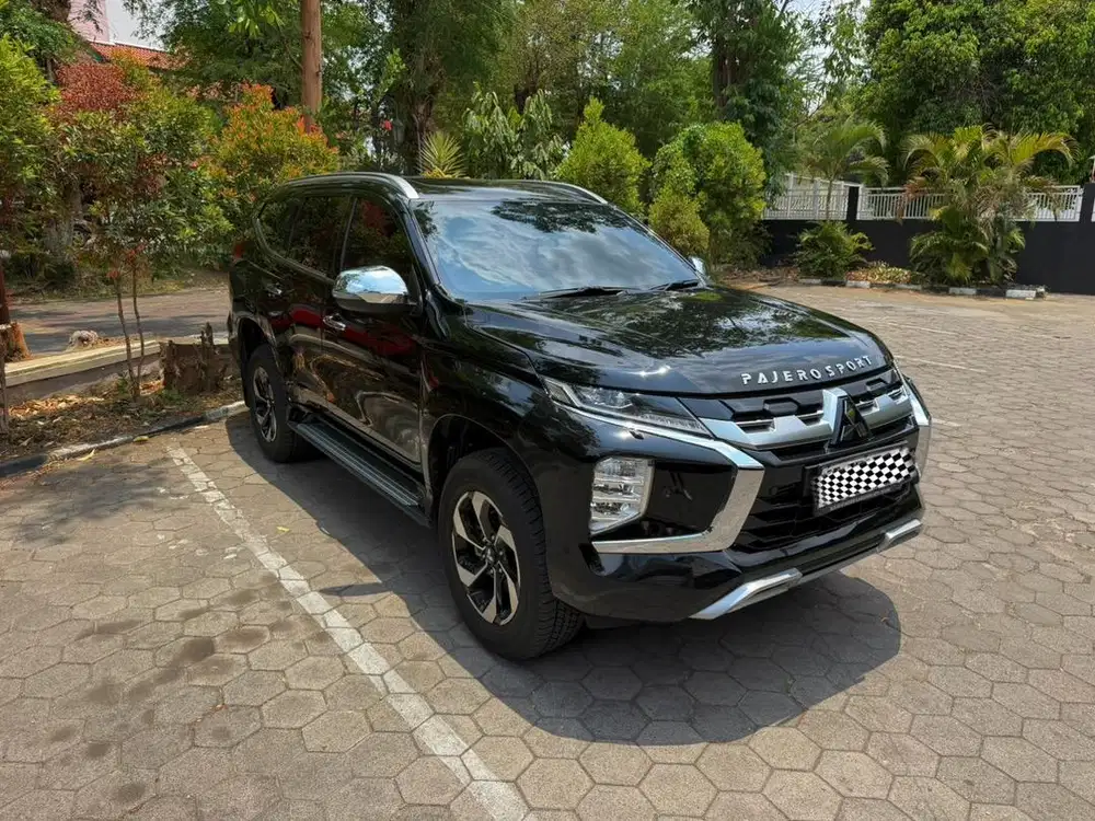 Mitsubishi Pajero Sport Dakar 4x2 AT – Hitam – Sunroof 2026