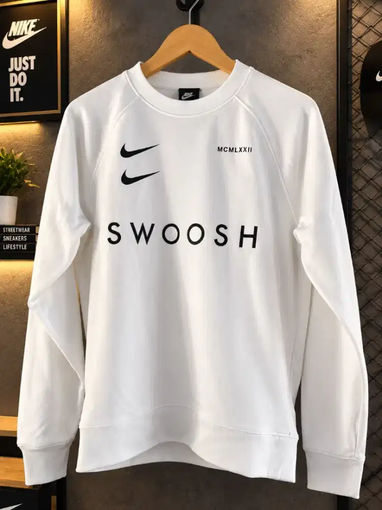 Nike swoosh original