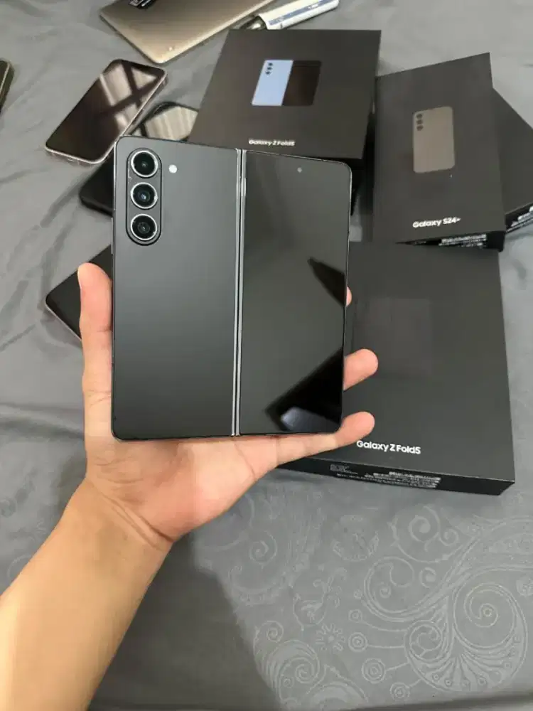 samsung Z fold 5 12/512gb