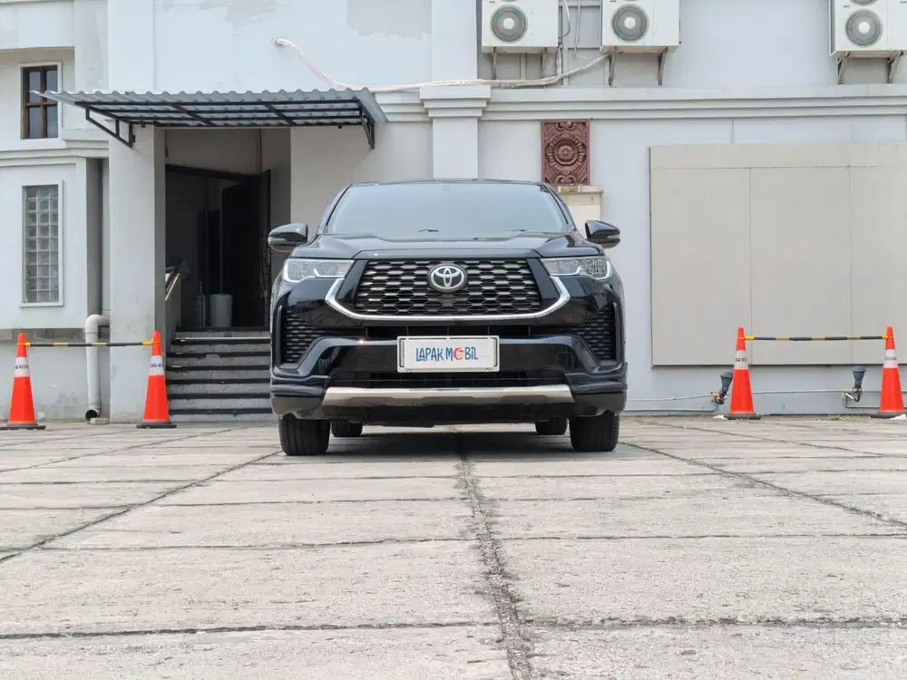 Toyota Innova Zenix 2.0 V Hybrid Modellista 2023 Km 51rb Tangan 1