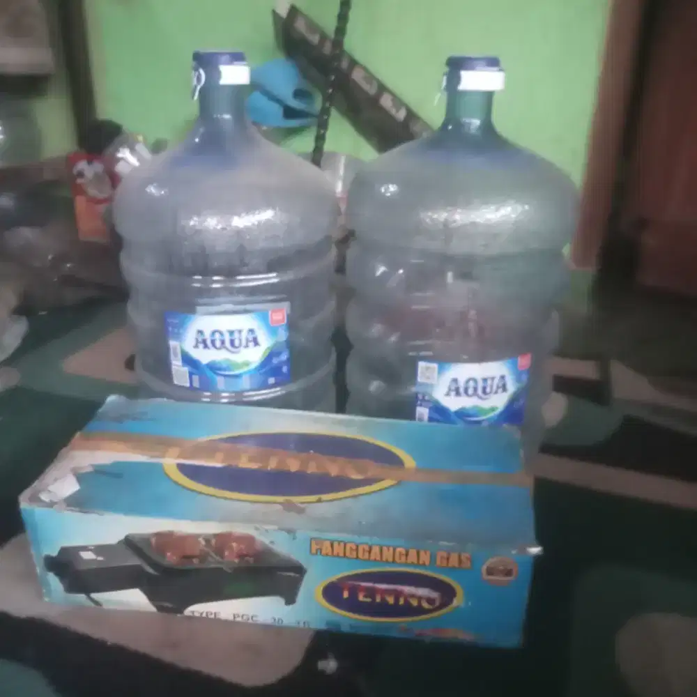 Kompor panggangan dan galon