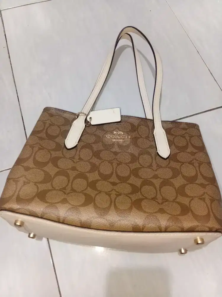 Tas wanita merk coach