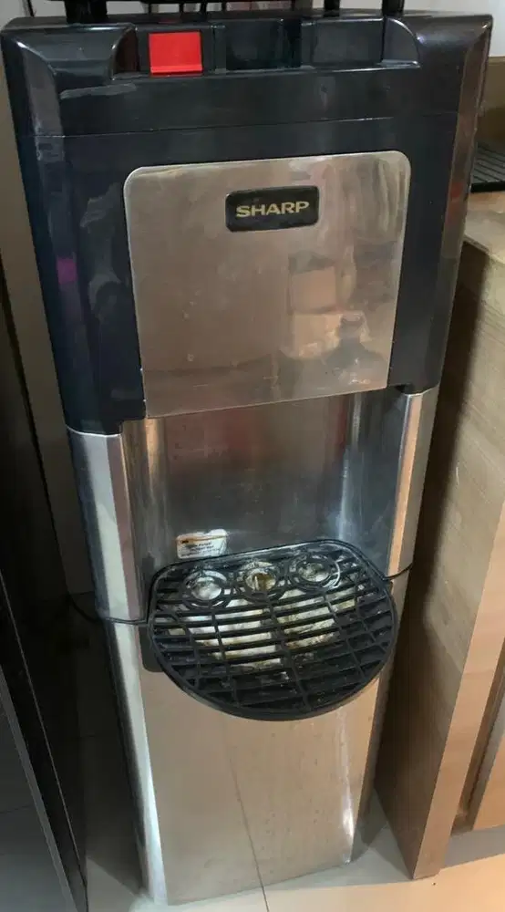Dispenser galon bawah