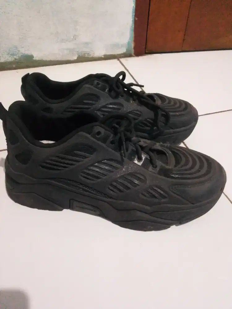 Jual sepatu sekolah atau kerja