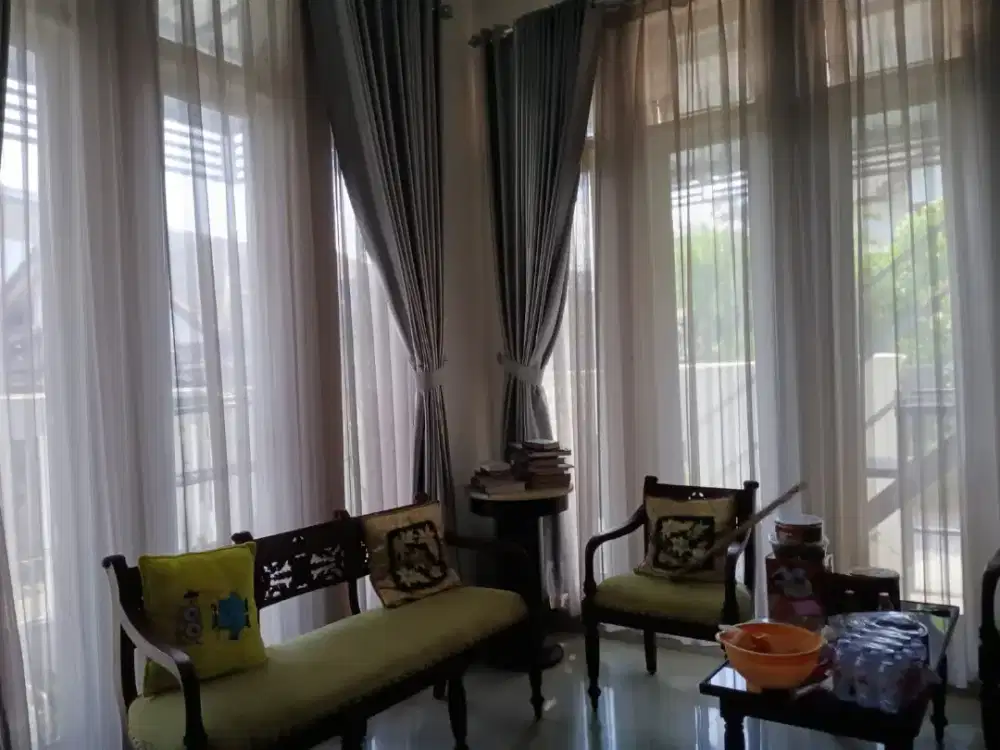 Rumah Modern 2 lantai utara Kampus UGM jakal km 8