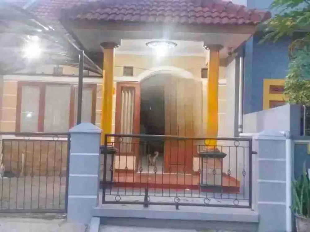Rumah bagus siap huni dekat Summarecon di komplek Adipura Gedebage bandung