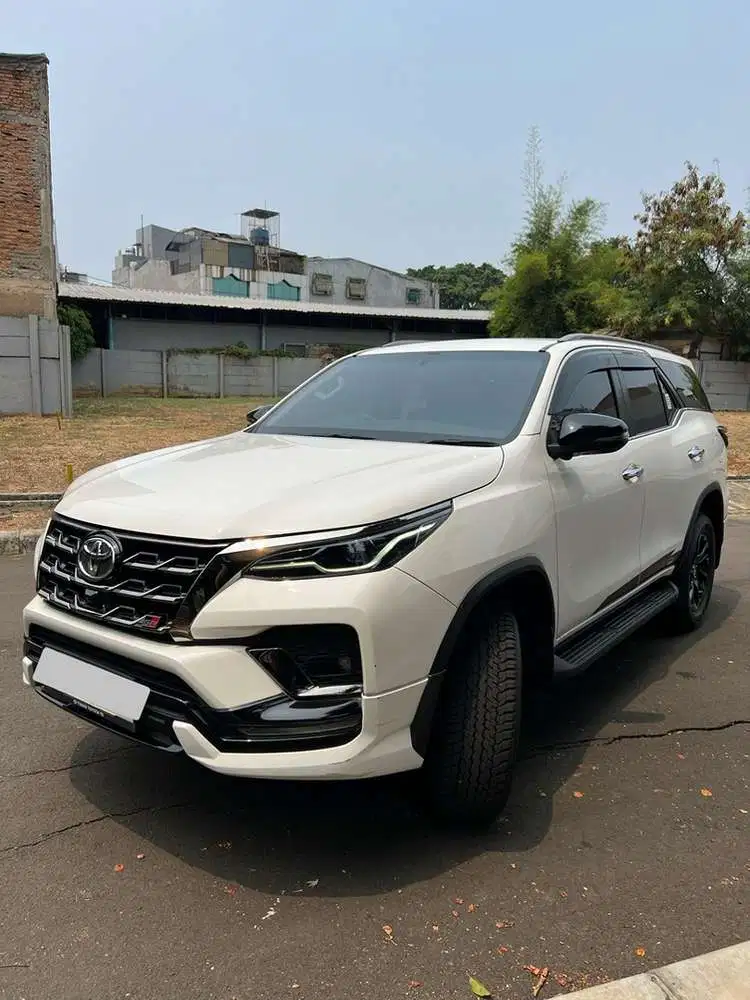 Toyota Fortuner 2024 Diesel GRS VRZ 4x2 AT