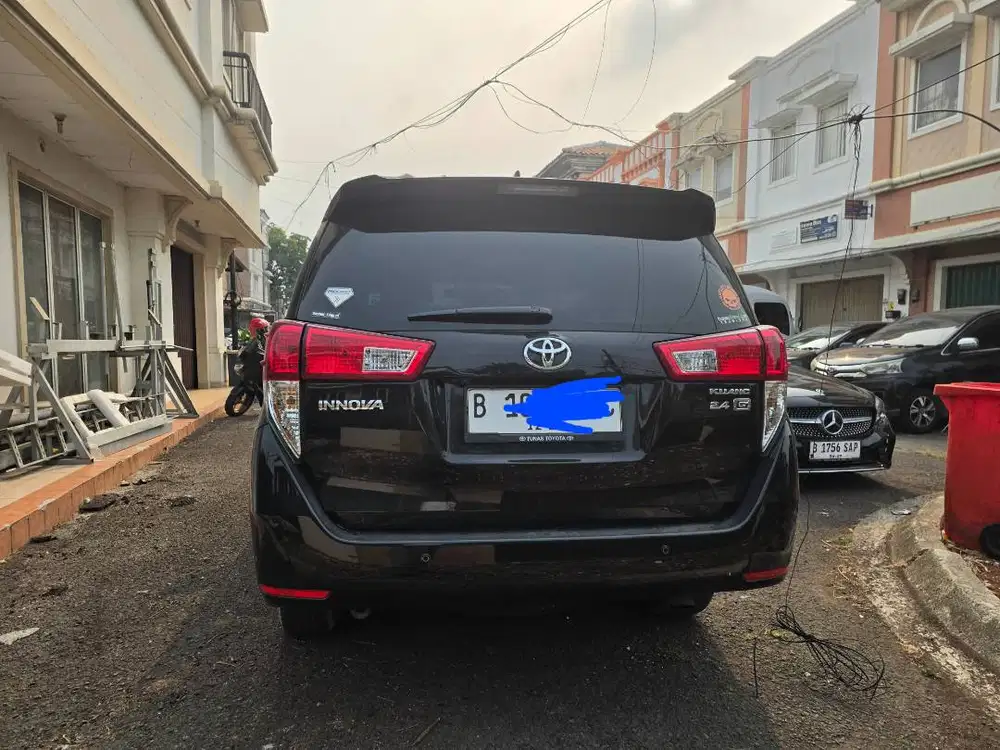 Innova Reborn 2.4 AT diesel hitam